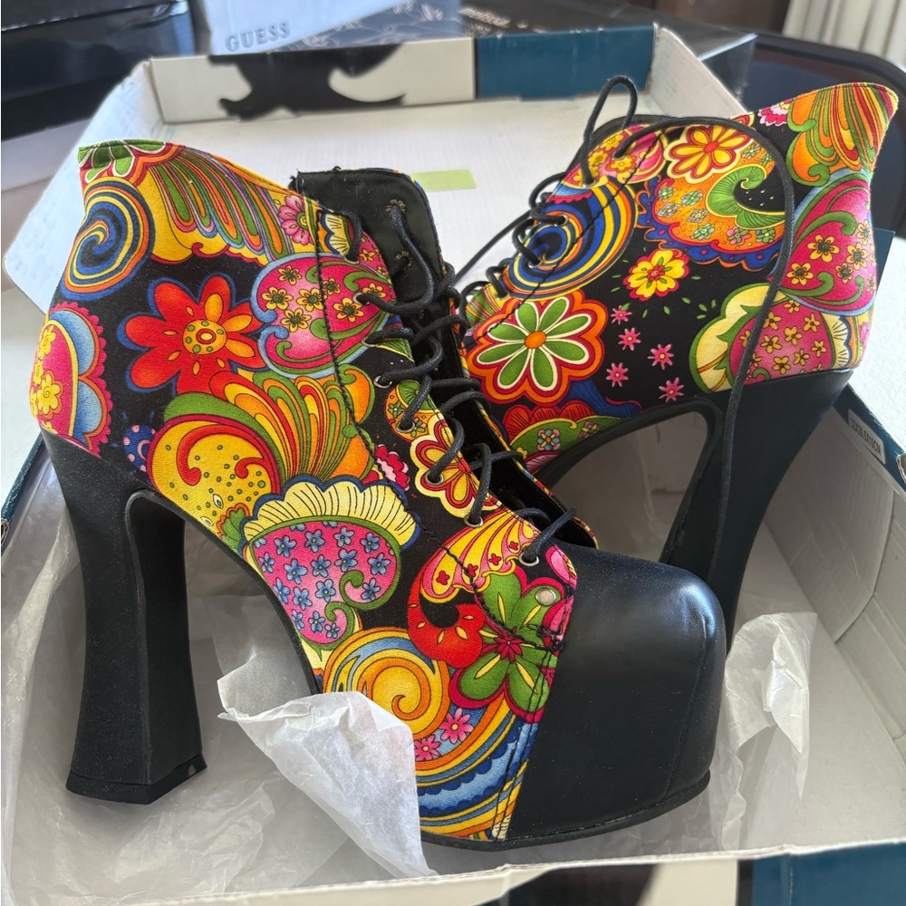 Shiekh Black and MultiColored Platform 5 Inch Heels